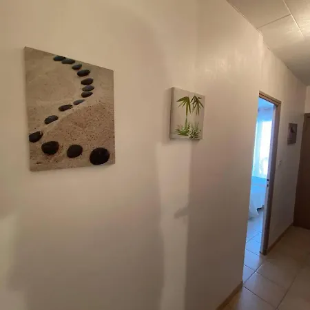 Duplex T3 6 Personnes Avec Terrasse, Bbq Et Parking, Pres De La Plage - Fr-1-81-496 * Le Barcarès